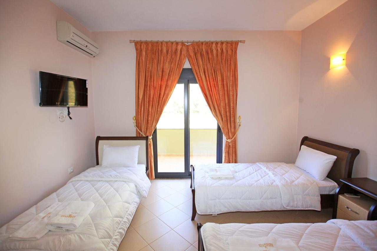 Hotel Gryka E Kelcyres Extérieur photo