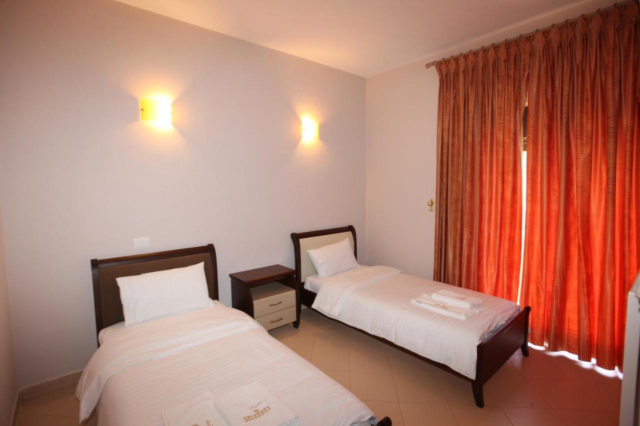 Hotel Gryka E Kelcyres Extérieur photo